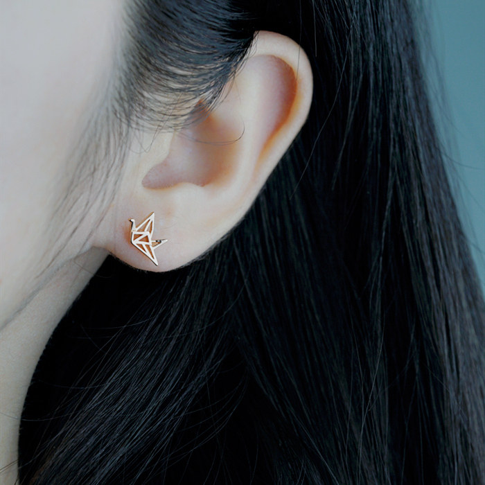 Minimalist Wind Things S925 pure silver needle Thousand Paper Cranes Earrings Woman Little Fresher Mini Trunkles Ultra Fairy is free to be lukewarm