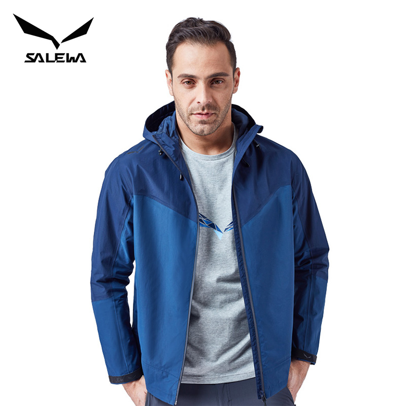 salewa 沙乐华 18年款 防水透气连帽 男式冲锋衣 SWABG81011 双重优惠折后¥349包邮 2色可选 salewa 沙乐华 18年款 防水透气连帽 男式冲锋衣 SWABG81011 双重优惠折后¥349包邮 2色可选