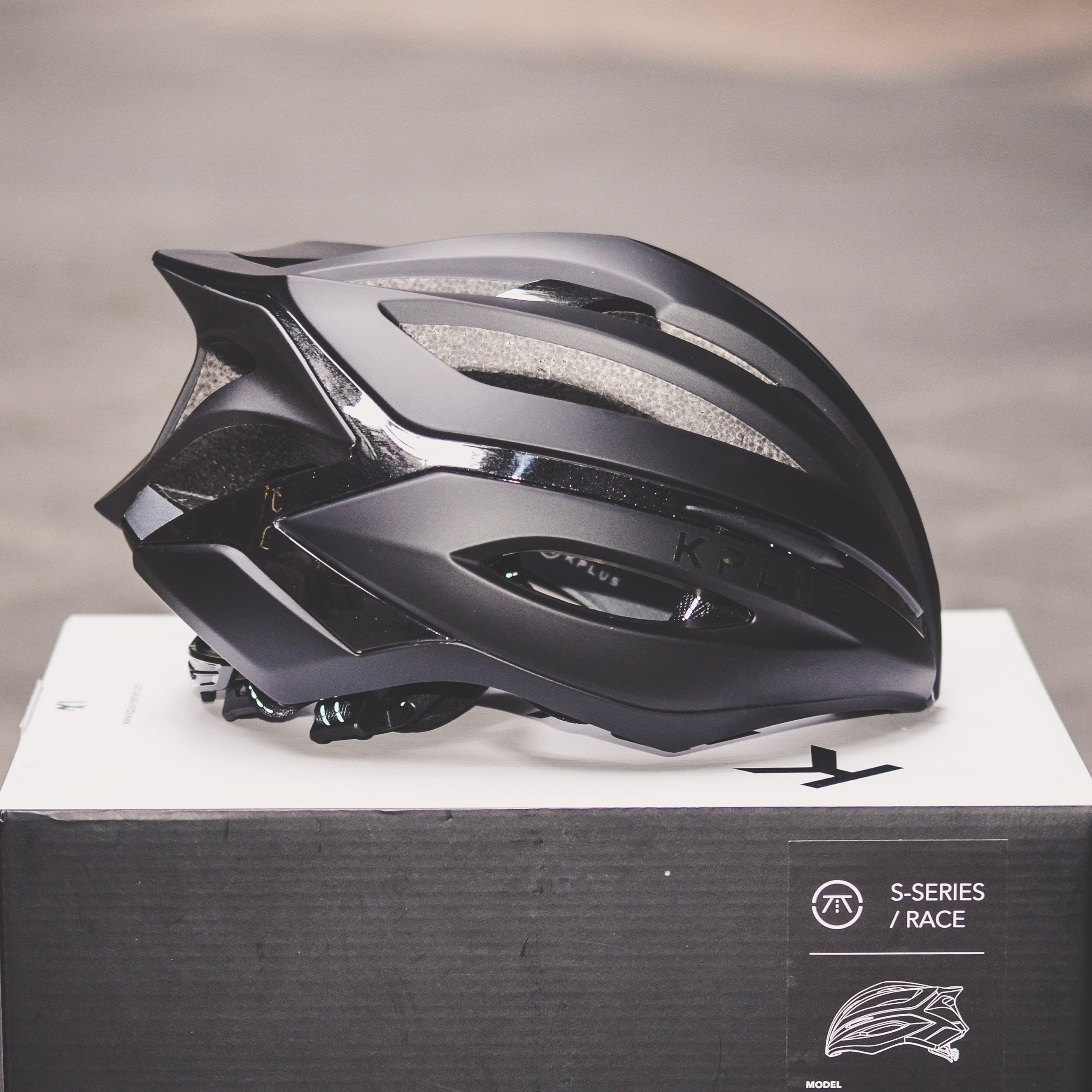 Taiwanese production KPLUS SUREVO ROAD BIKE RACE SAFETY HELMET BLACK WHITE