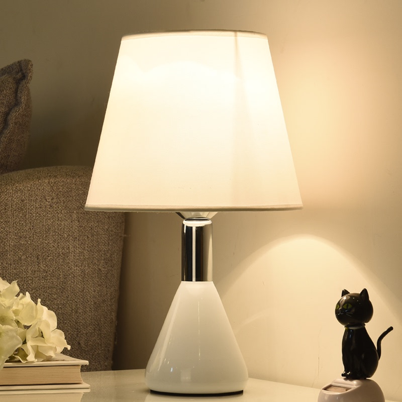Table Lamp, Bedroom Bedside Lamp, Simple Modern Eye Protection Study Dormitory Student Desk Energy-Saving Led Dimming Remote Control Lamp