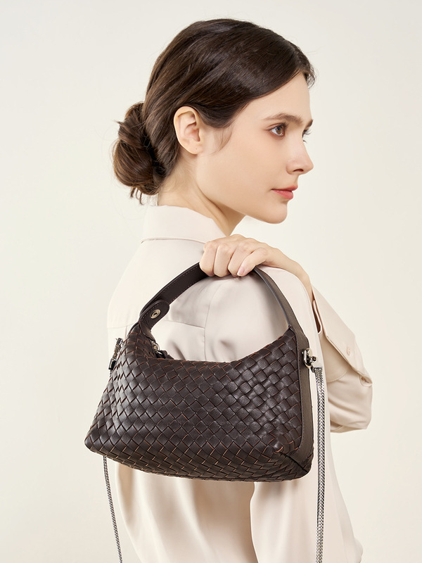 2026 New Fashion Versatile Niche Genuine Leather Woven Dumpling Bag Sheepskin Chain Crossbody Bag Pillow Bag Handbag