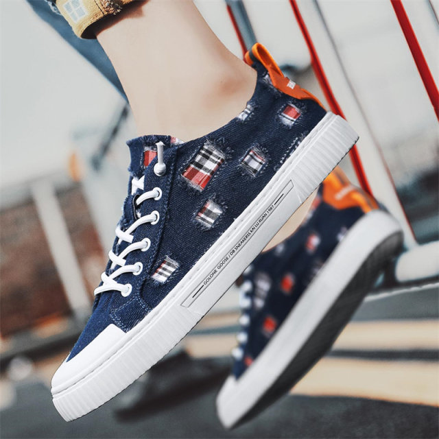 ເກີບໃຫມ່ trendy 2024 breathable canvas shoes men's personality beggars ripped denim shoes low-cut sneakers versatility men's shoes