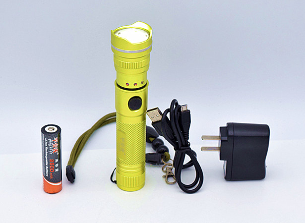 Christmas Eve 019T telescopic focus super bright waterproof rechargeable aluminum alloy glare flashlight outdoor self-driving tour caving