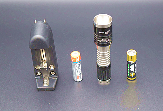 Little Sun C5 super bright LED waterproof strong light rechargeable flashlight mini zoom home outdoor self-driving tour caving