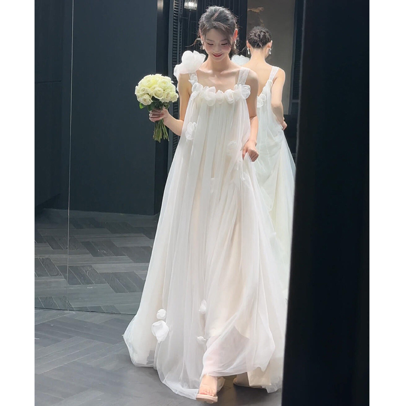Morning Gown for Women, Bride, 2026 New Style, Simple Engagement Dress, High-End Morning Photoshoot, Elaborate Workmanship, Petite Size, Going-Out Veil, Light Wedding Dress