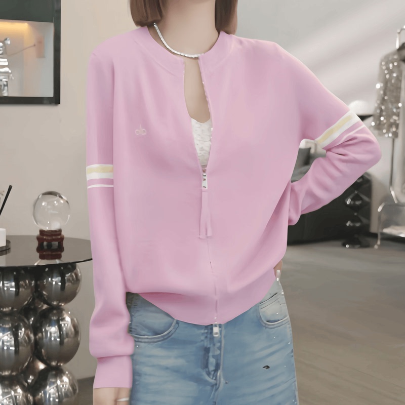 2026 Autumn New Korean Style Round Neck Knitted Cardigan for Women with Colorful Stripe Decoration, Youthful and Lazy Style Design Sweater