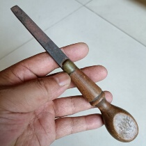 Collection of antiques and miscellaneous old objects old tea sets from the Qing Dynasty tea shovels well preserved old and in normal use