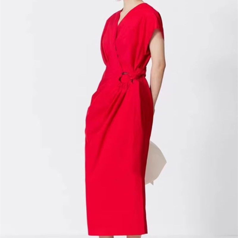 The Same Style in the Mall's 2025 New Summer Style Elegant Pleated Pullover Western Style Red Raglan Sleeve Waist Dress