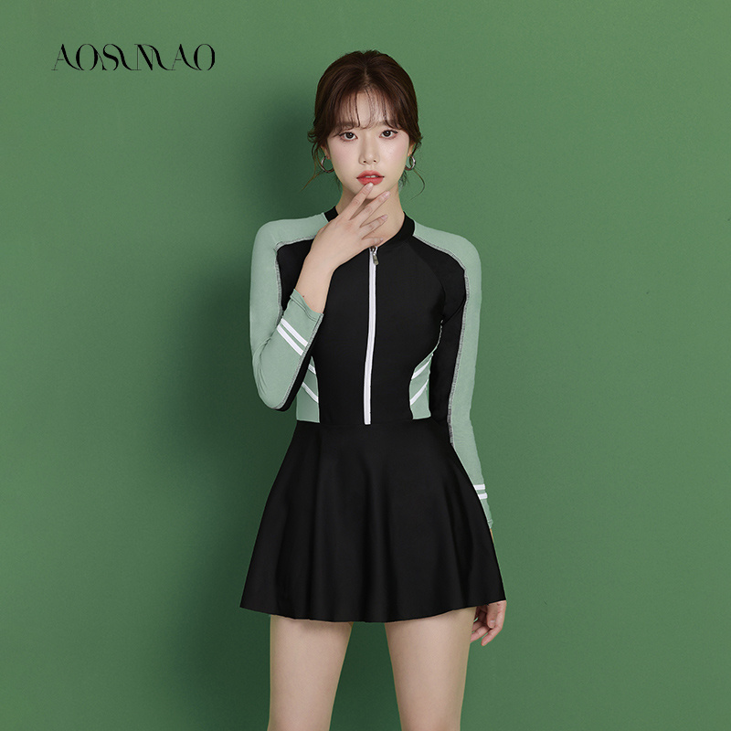 One-piece swimsuit women's summer 2022 new slimming belly-covering swimming pool special long-sleeved conservative sports student swimming suit