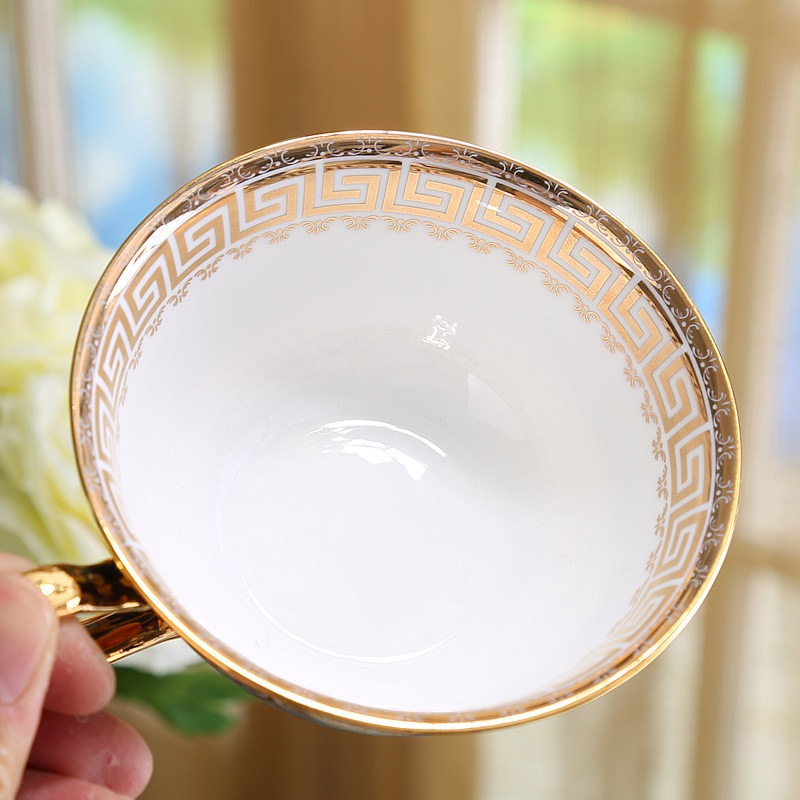 Small European - style key-2 luxury paint edge coffee cups and saucers suit ceramic household afternoon tea with a spoon, gift box packaging