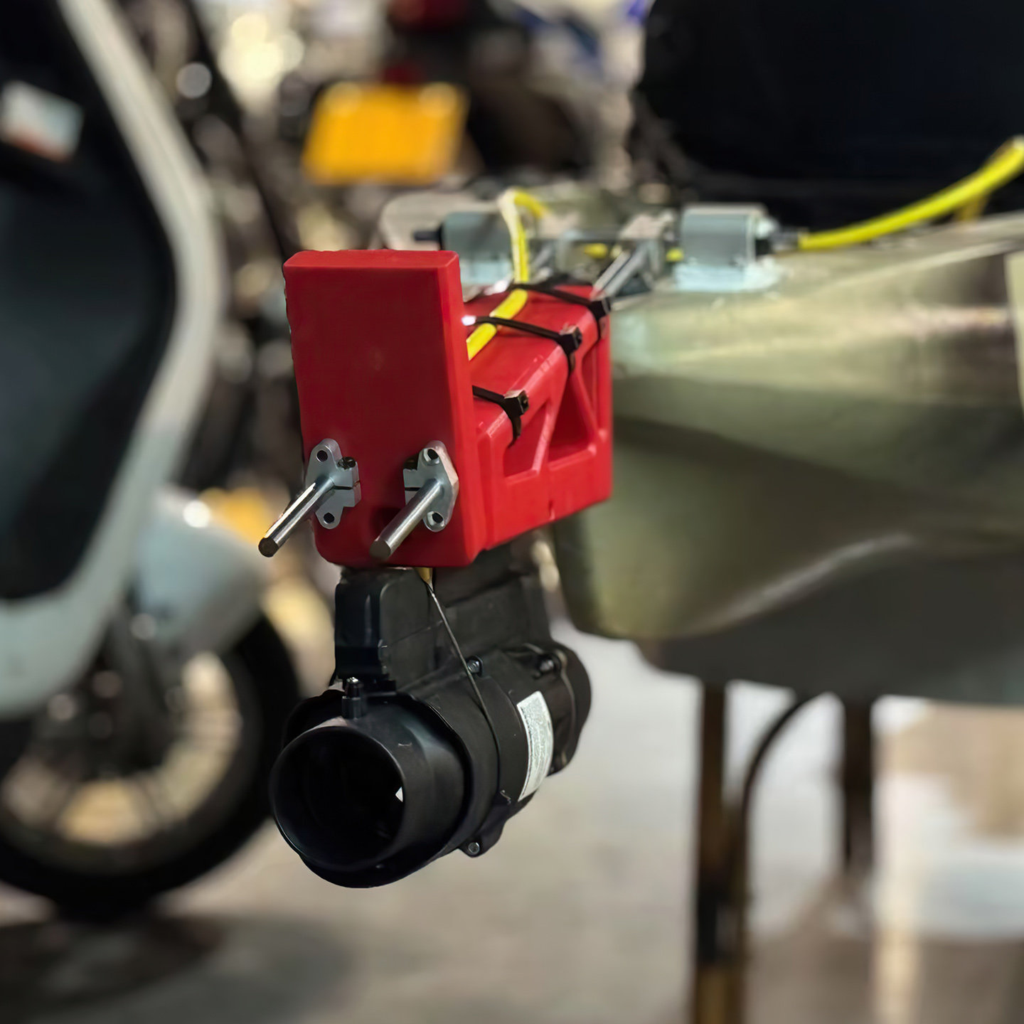 2026年选购桨板转向推进器,如何区分6384电机和其他类型?