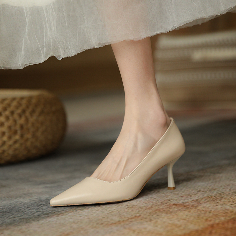 Beautiful Korean-Style Nude High-Heeled Shoes with a Large Sycamore Tree Design, New Autumn Commuter Mid-Heel Stiletto Shoes for Women
