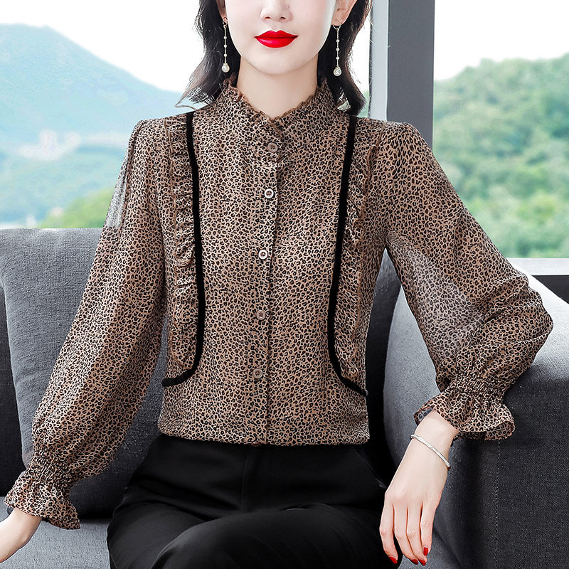秋装女搭配艺术:时尚与温度的完美融合-秋装-淘宝百科网