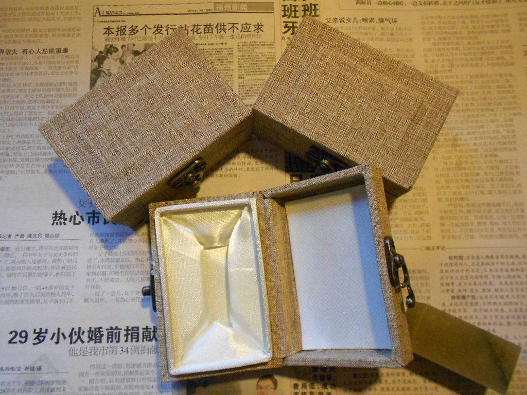 Here comes the big discount, over 30 stone seal brocade boxes, good quality and good price, 4*6*9 linen