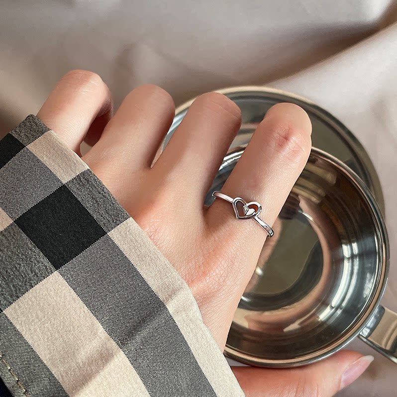 925 Silver Peach Ring Woman INS Cool and Fresh Sense Sense Sense Sense Small Fresh Care Stand Ring 2022