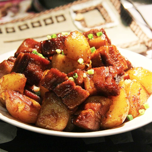外婆卤 Тушеное сок красно -жареный мясо.