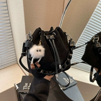 Черная подвеска