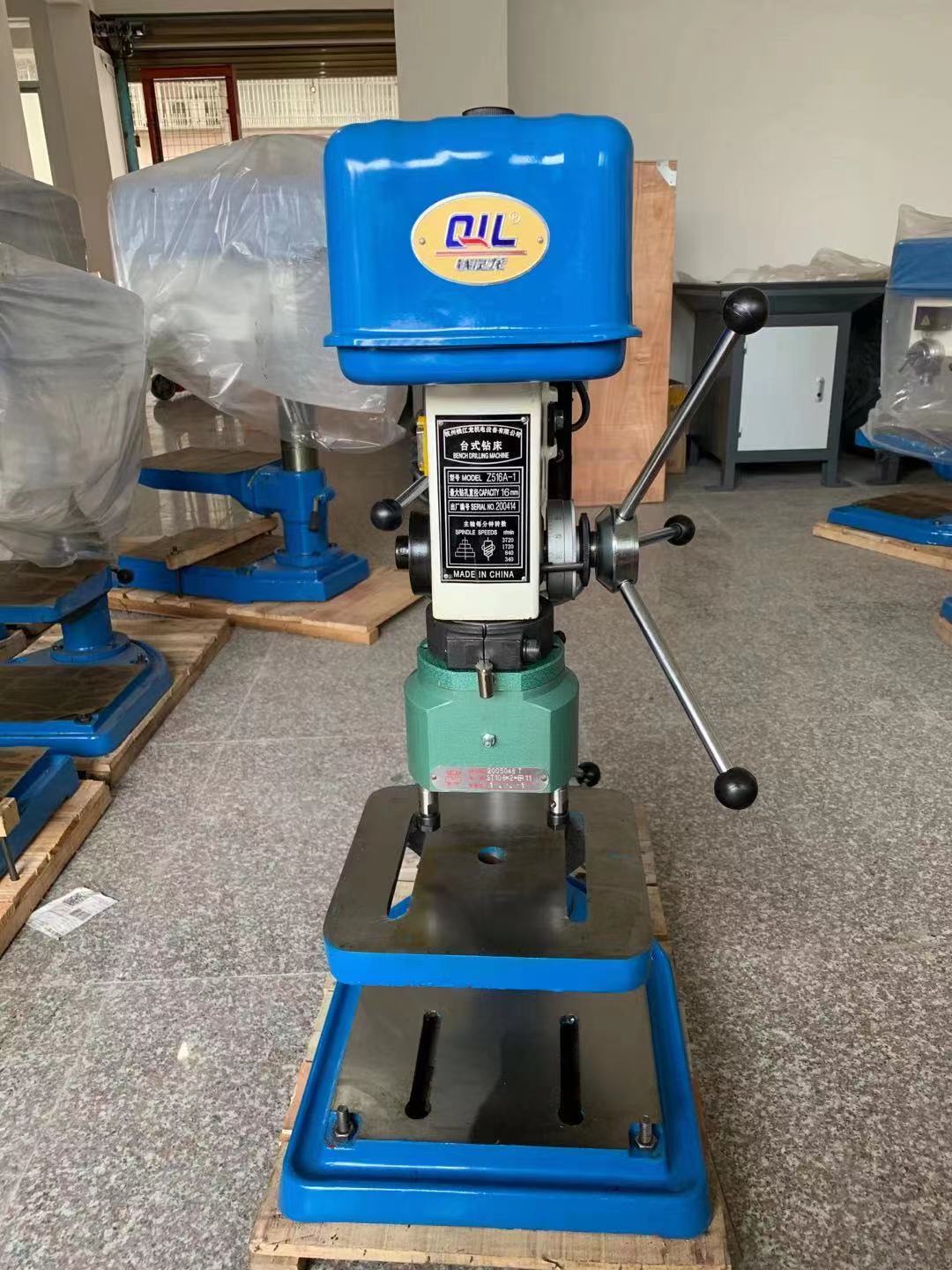 Double-head drilling machine manual desktop drilling machine multi-axis drilling machine desktop drilling machine drilling and tapping dual-purpose multi-head tapping machine adjustable