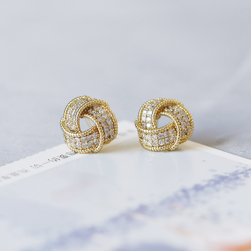 Retro minimalist wind ~ light and luxurious ~ net red 925 pure silver earrings stylish elegant earbuds with delicate new wave temperamental surges