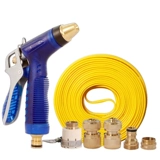 Высокая промывка автомобилей с высоким давлением.