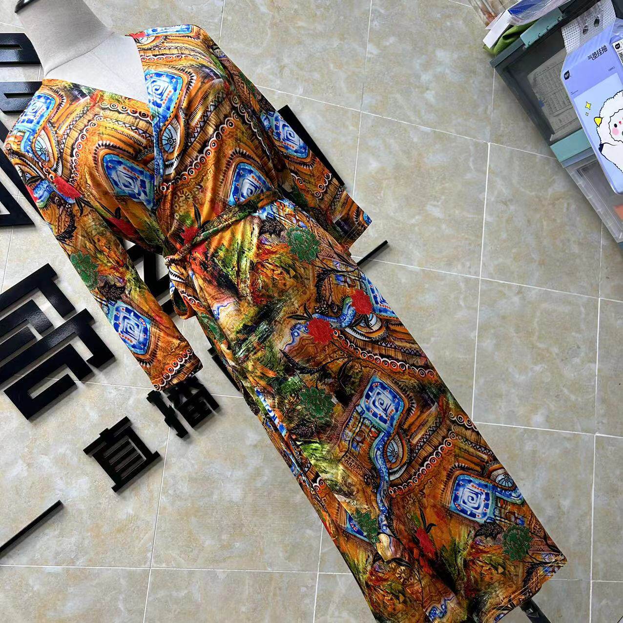 (Exclusive) Knit Real Silk Heavy Pound Factory Silk Silk Thread Printing Lady Draw Rope Collection Waist Repair Body Dress A9500-Taobao