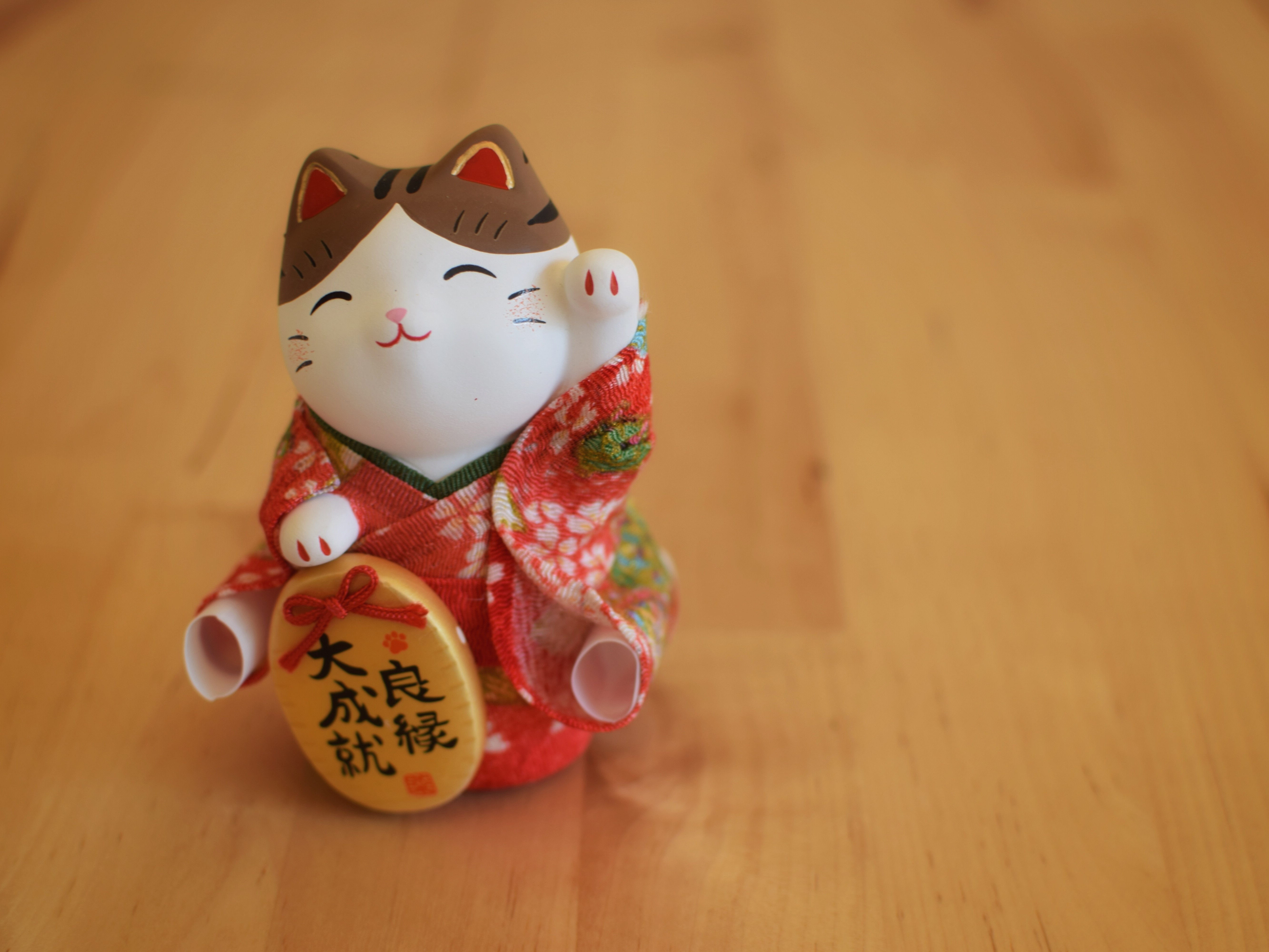 Spot Japanese pharmacist kiln hand-painted Jincai judged gold coins lucky cat ornaments opened to pray for fortune