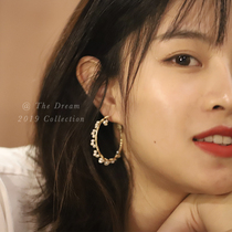 Flower Canopy Girl method High level Sensation Petty of Exaggerated Temperament 2022 New Small Pearls Large Earrings Circle Circle Circle