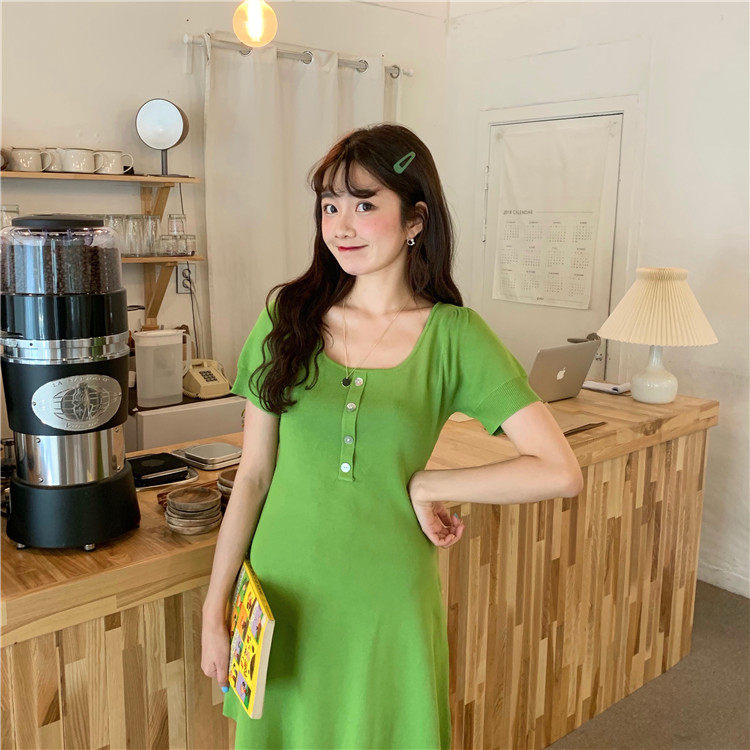 Retro single-breasted, form-fitting knitted dress that exposes the collarbone pic 4