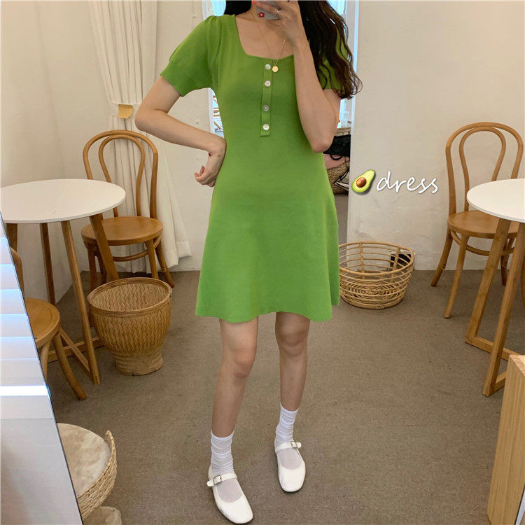 Retro single-breasted, form-fitting knitted dress that exposes the collarbone pic 2
