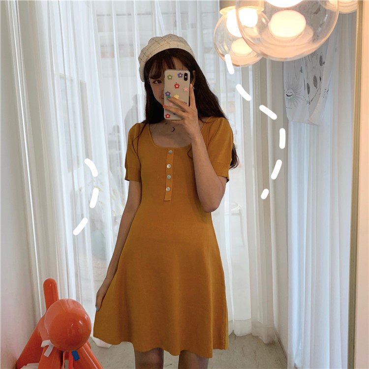 Retro single-breasted, form-fitting knitted dress that exposes the collarbone pic 26