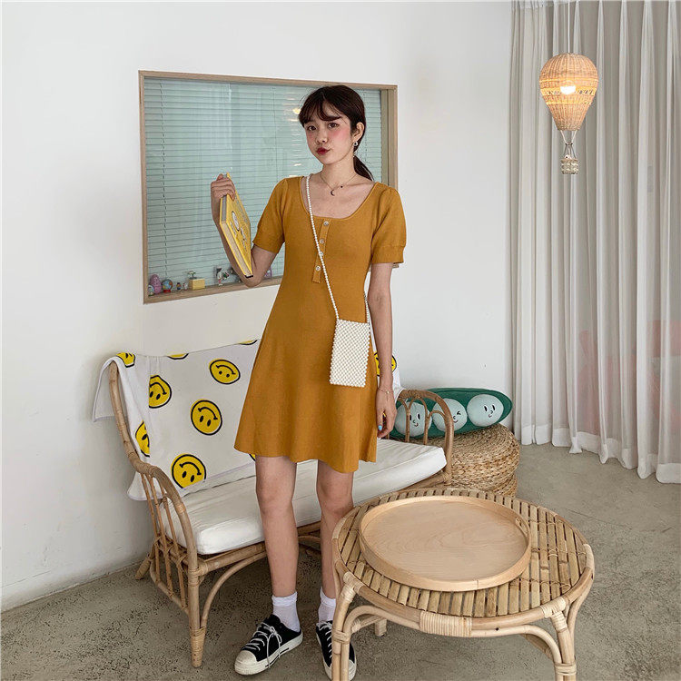 Retro single-breasted, form-fitting knitted dress that exposes the collarbone pic 29