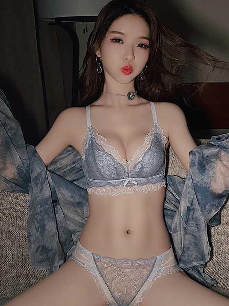 Underwear underwear set of women's small chest gathered sexy confusion Lace no rim bra on top of the thin section of the breast bra