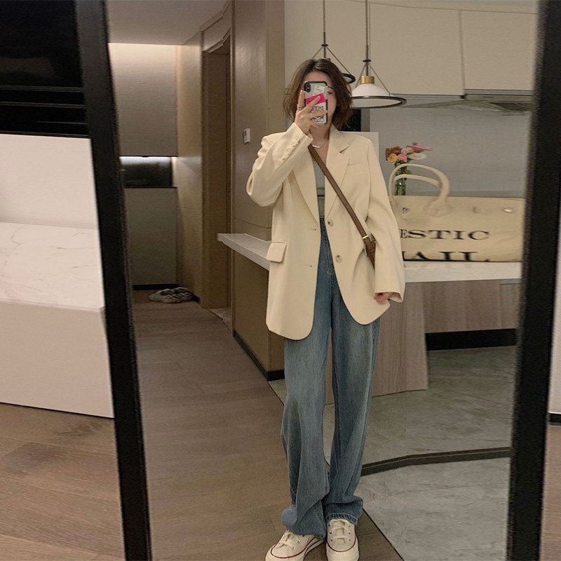 Advanced white suit coat girl 2023 Spring and Autumn new Han edition small - individual temperament appears thin English wind suit