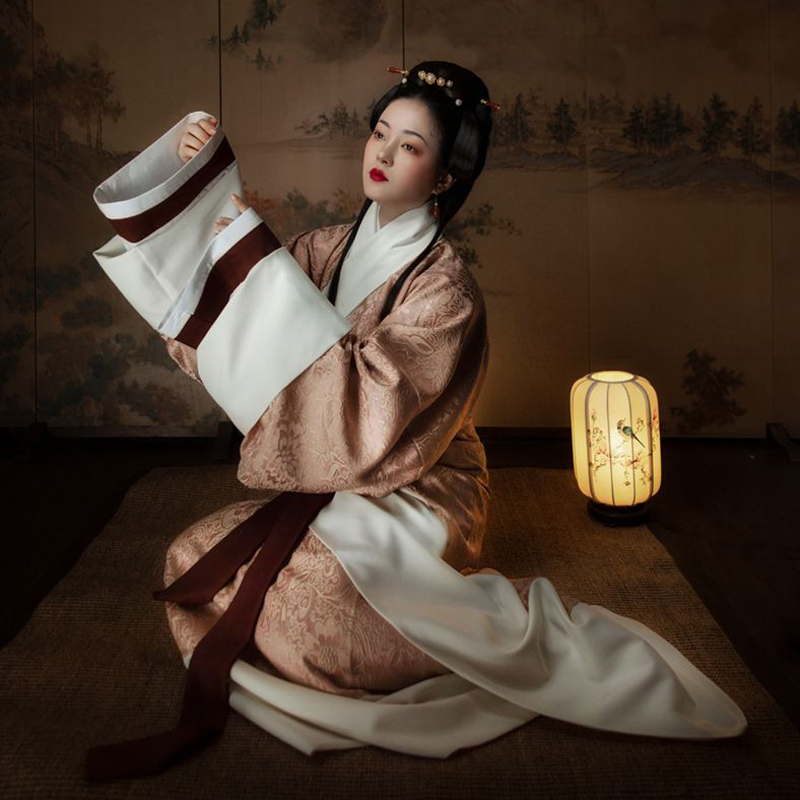 Huaiguju Mingyuluan Hanfu women's Mawangdui Quju robe restores Chinese style traditional Qin and Han autumn and winter customization