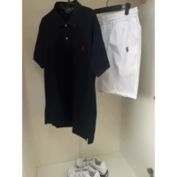 Черная футболка polo, белые шорты, комплект