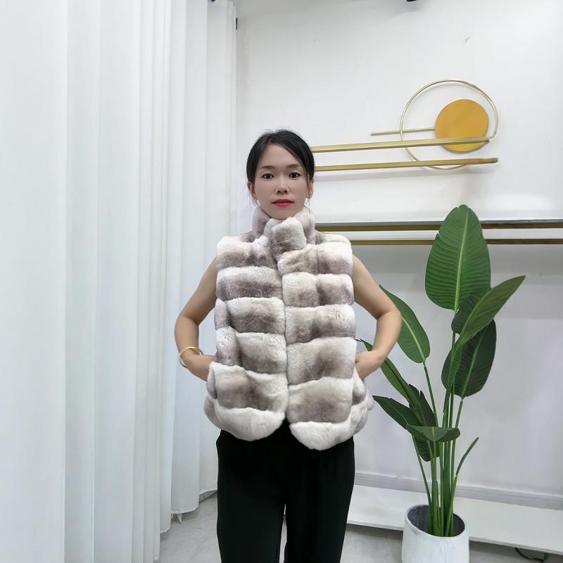 1 Totoro Color Genuine Rex Rabbit Fur Vest for Women 2025 New Style Genuine Fur Cream White Fur Available in Multiple Colors 1 Totoro Color Genuine Rex Rabbit Fur Vest for Women 2025 New Style Genuine Fur Cream White Fur Available in Multiple Colors