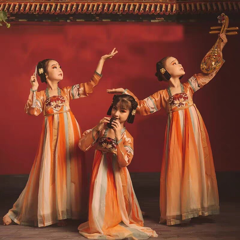东方秀演出服饰