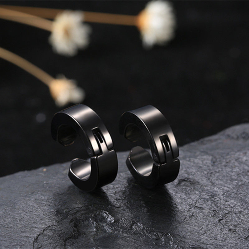 Fashion men's and women's simple personality glossy ear clip No need for pierced ears painless earrings False ear buckle Titanium steel tide people