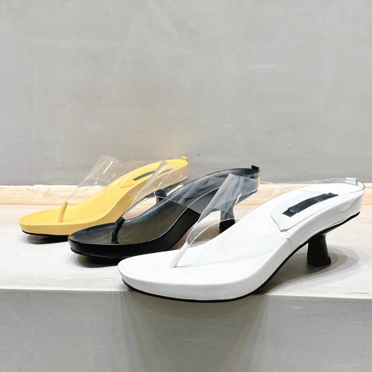 European Women's Shoes 2026 Summer New Transparent Rubber Flip-Flops for Outdoor Wear, Thin Mid-Heel Women's Sandals