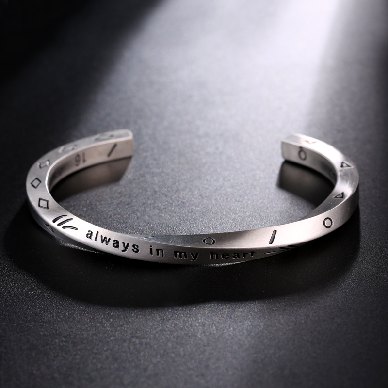 Mobius ring titanium steel bracelets Men's Han version of personality Chaos Hip Hop Hand Ring Boys Hands Accessories