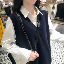 Knitted vest female wears a new loose spring 2022 spring and fall with V - collar sweater shirt two pieces