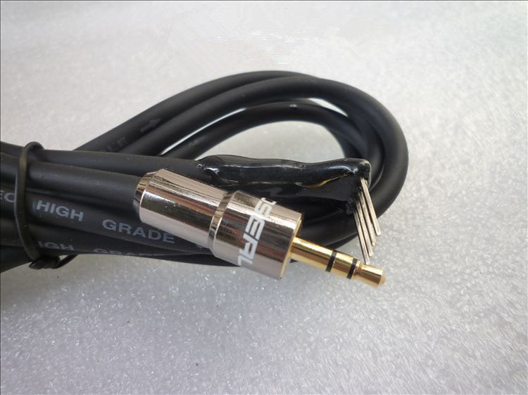 Gold-plated head Mazda2MP3 cable M2 AUX audio cable Mazda2 Jinxiang AUX cable