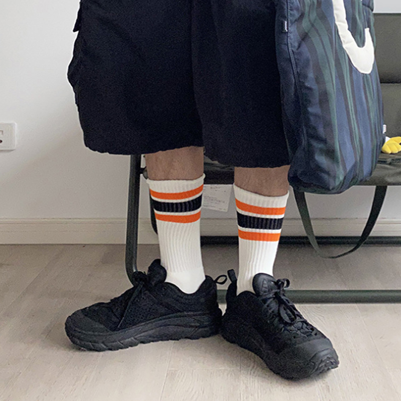 Striped Sports Socks for Men and Women, Mid-Calf Socks, Autumn and Winter Models, Three-Stripe Cotton Socks, Basketball Socks, Running Socks, Breathable and Sweat-Absorbent