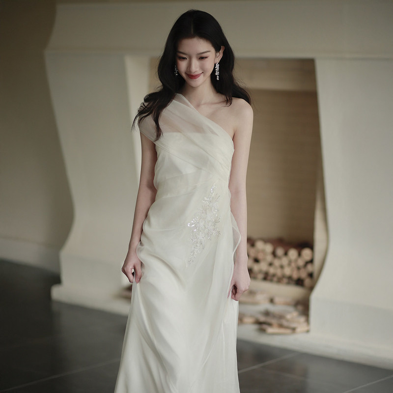 White Engagement Dress, Stunning Morning Robe, Bride's One-Shoulder Light Wedding Gown, Beaded Wedding Dress, Coming-Of-Age Ceremony Dress, Dress for Marriage Registration