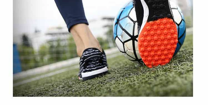 C Luo giày vải bóng đá nam người lớn ag spike game sneakers tf gãy móng bay dệt lưới lưới giày thể thao giay da bong 