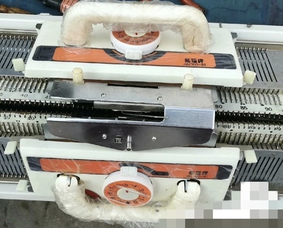Совершенно новый бренд Panda 160-2 вязаная машина Основная машина + вспомогательная машина Тайваняна, полностью принадлежащая 4,0 толстой иглы.