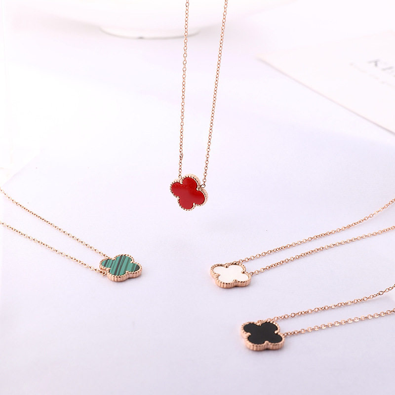 Isiah's new creative titanium steel series classic four-leaf clover shape pendant girls all-match stainless steel necklace