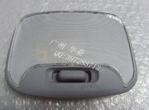 Mitsubishi Outlander surging up to V73EVO speed running Beijing Outlander Read the lights inside the roof light indoor light