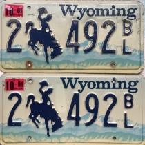 US license plate Wyoming Wyoming 2-492BL foreign foreign old car culture decoration Wrangler iron
