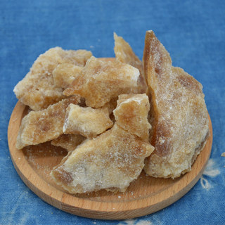 The ancient method of ethnic minority dyes starts with 0 cylinders of guizhou indigo plant dyeing